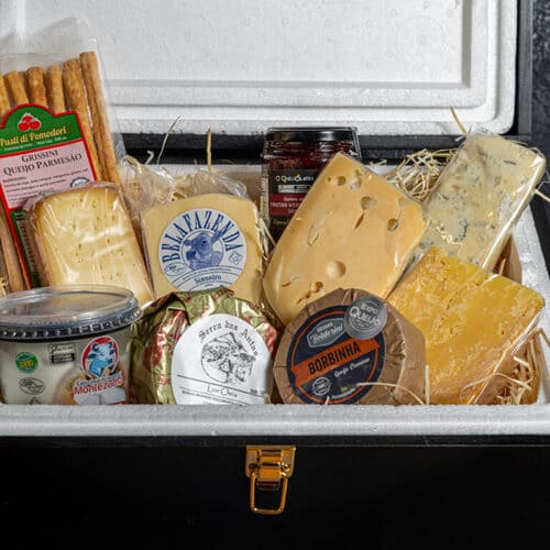 Caixa de Presente com os 8 Melhores Queijos Artesanais Brasileiros de 2025 + Geléia + Grissini